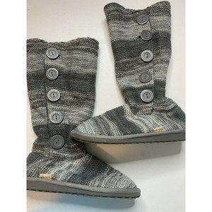 Mukluks grey and silver boots size 7